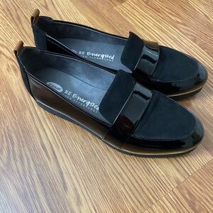Dr. Scholl’s Be Energized Webster Loafer. Suede/Patent slip-on loafer. Size 8.5